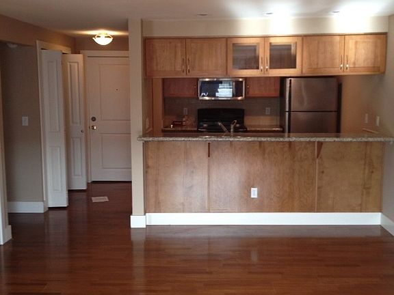 3rd image of 25 N Broadway #201
