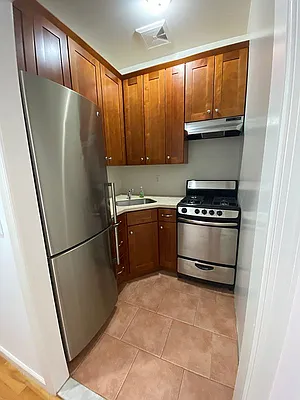 Rented by Standard Living Realty Inc | media 17