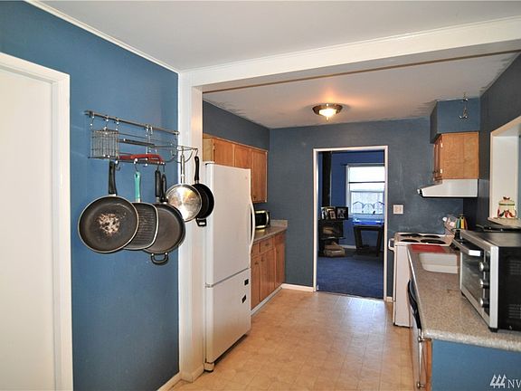 4th image of 1531 Snyder Ave