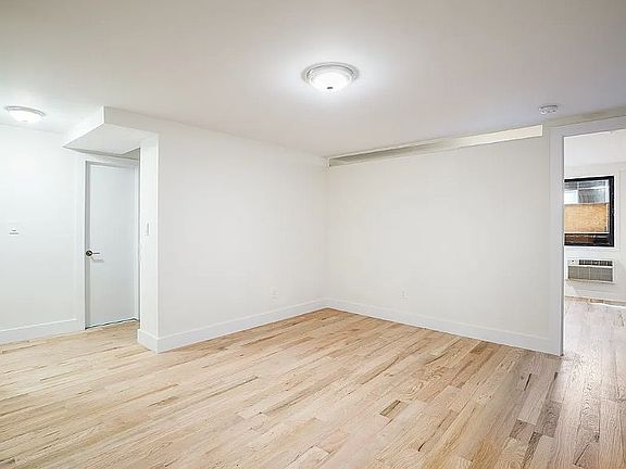 3rd image of 230 E 44th St APT 5L