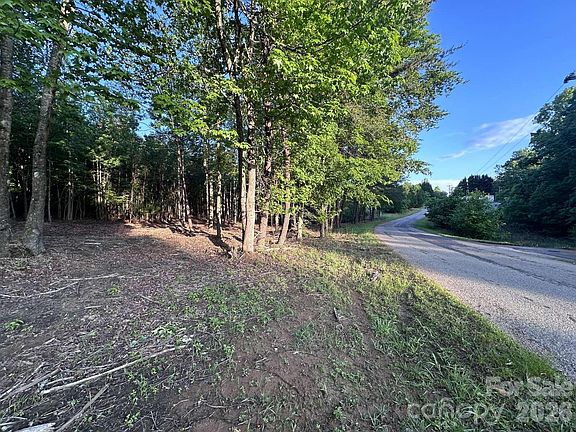 3rd image of 2320 Howard Arnett Rd