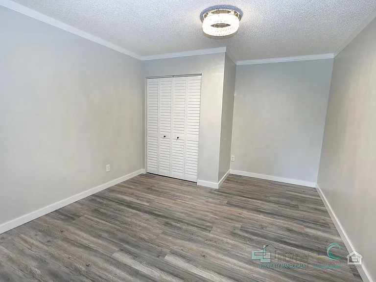242 Hemlock St — Photo 40