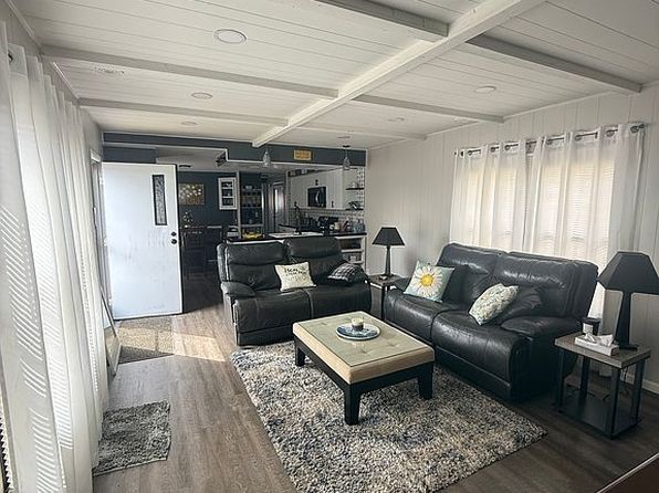 132 Flamingo Dr