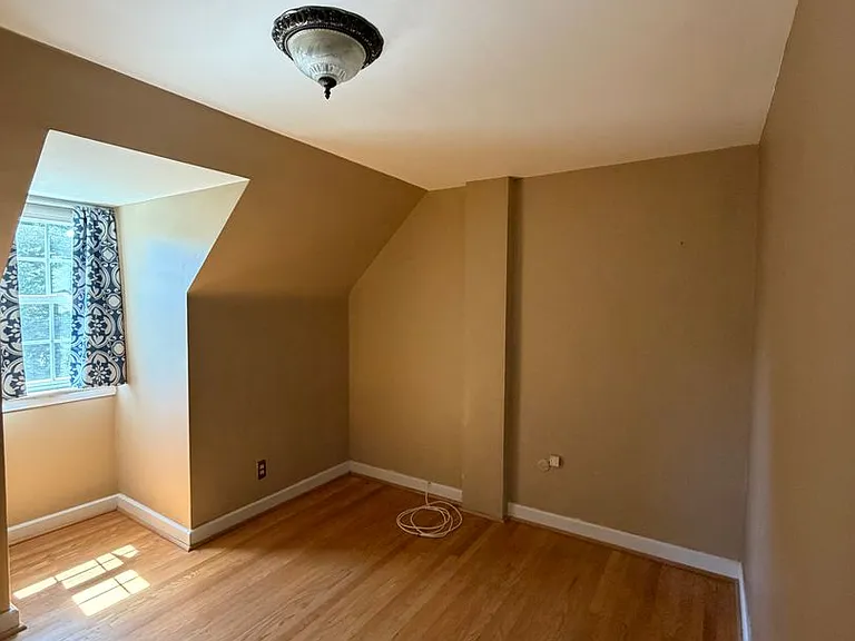 35 Moreland Rd — Photo 24