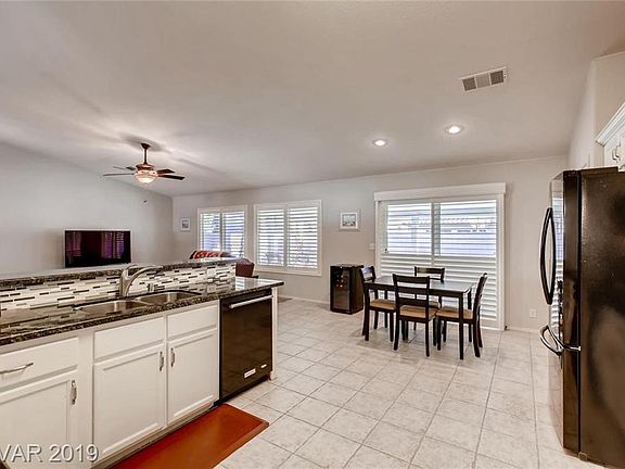 5th image of 825 Copper Moon Ln