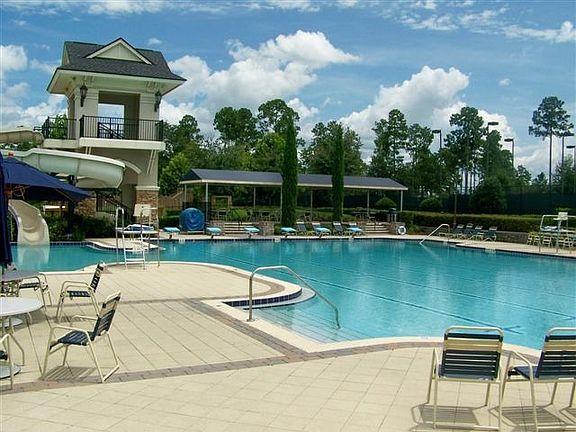 Great community amenities including golf, waterslide pools, soccer, basketball