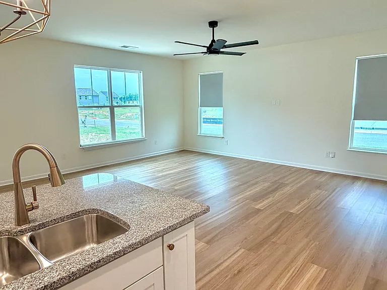 804 Omni Ct — Photo 8