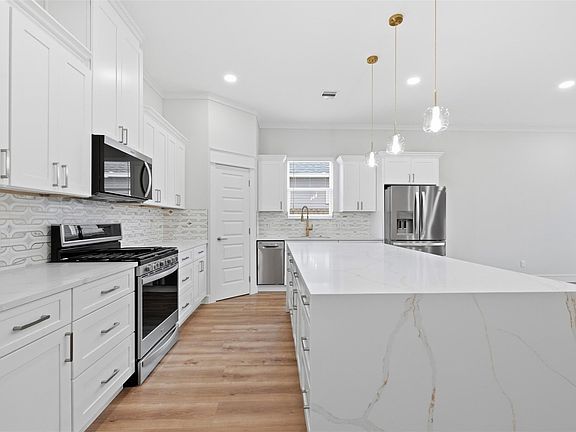 5th image of 7953 Joy St