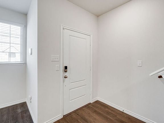 5th image of 2112 Steer Creek Pl