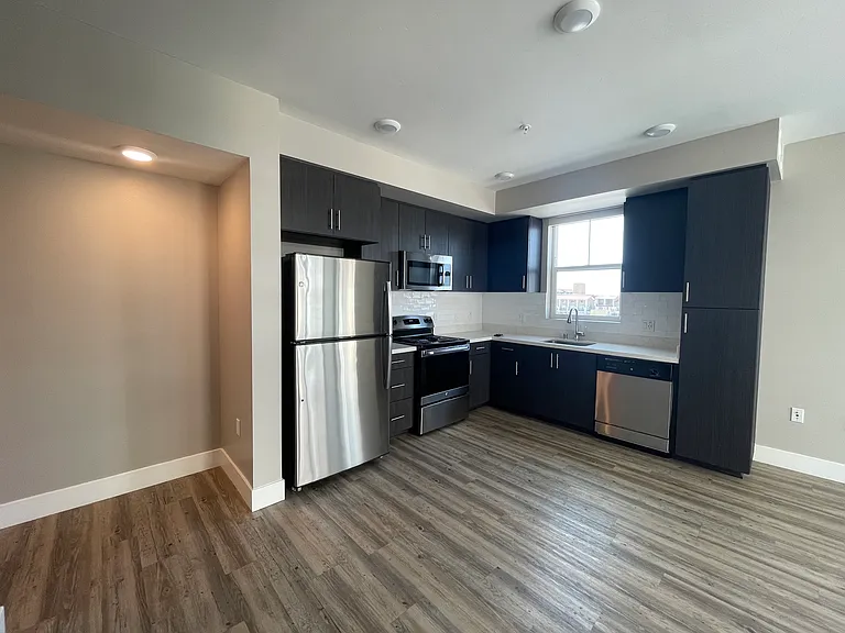 569 W Date St #502 — Photo 16