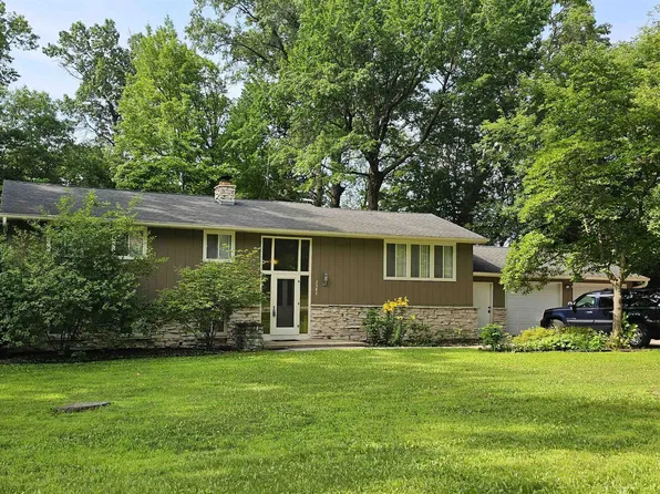 2583 Hazelwood Ln, Green Bay, WI 54304