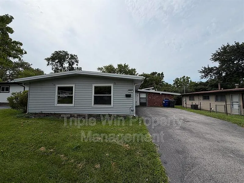 810 Saint Anthony Ln