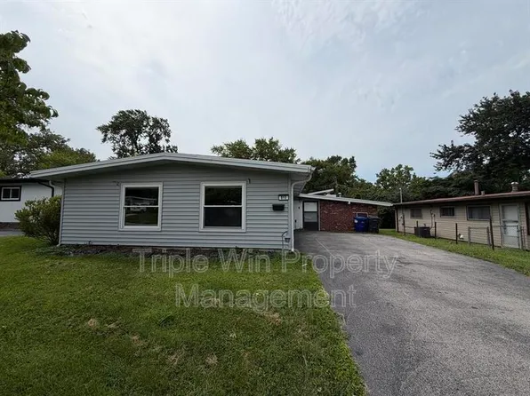 810 Saint Anthony Ln, Florissant, MO 63033