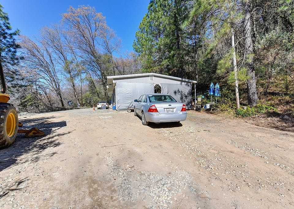 2nd image of 24780 Park Ln