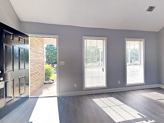 2nd image of 616 Magnolia Bnd