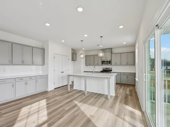 1036 Bolton Pointe Dr, Zebulon, NC 27597