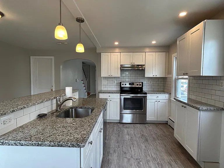 1852 Harfman Dr — Photo 8