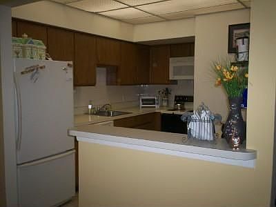 Time for a Snack. Breakfast Bar perfect for the informal "munchies"