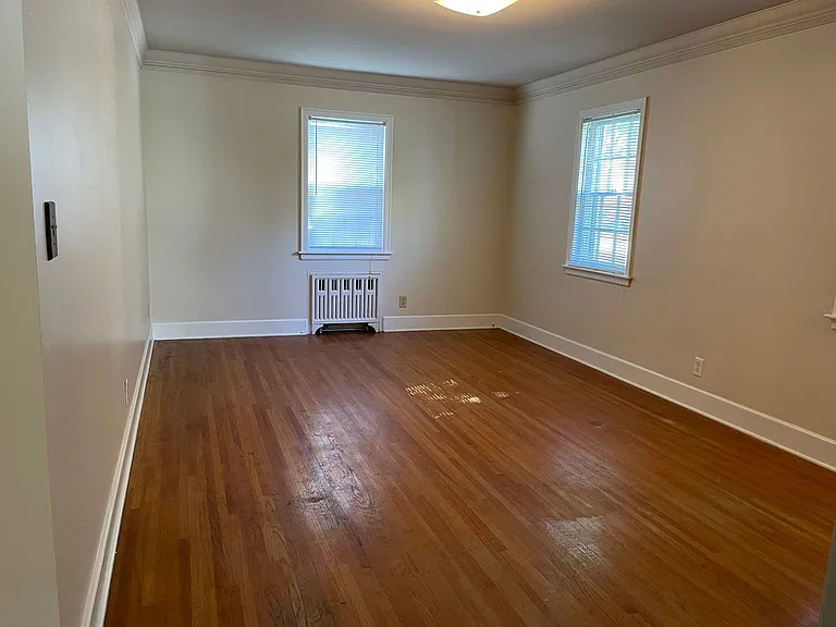 519 E Center St — Photo 4