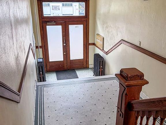 4th image of 736 E 18th Ave #2