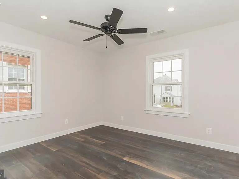 308 S Veitch St — Photo 12