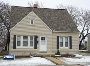 809 S 23rd St, Manitowoc, WI 54220