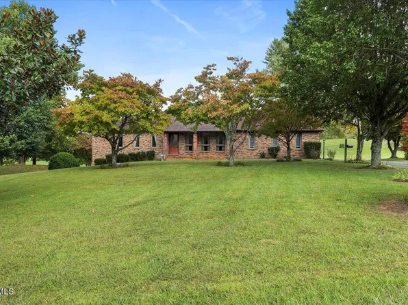 809 Vickars Rd, Bluff City, TN 37618