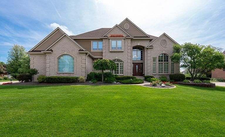 1st image of 7534 Chesterfield Dr E