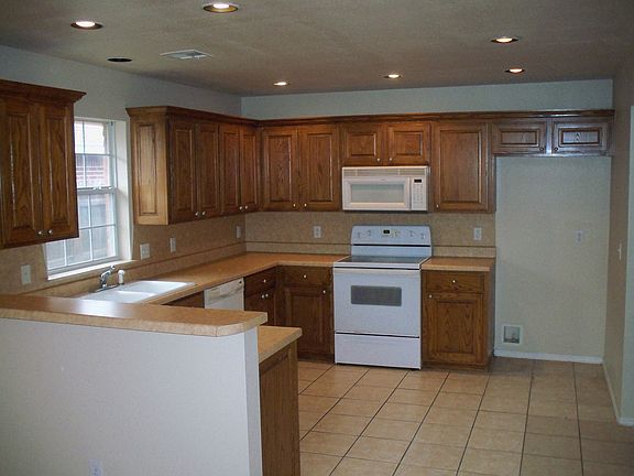 2nd image of 15932 Vicki Dr