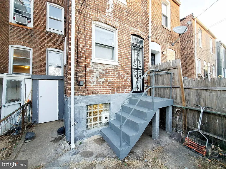 2729 Ashland Ave — Photo 27