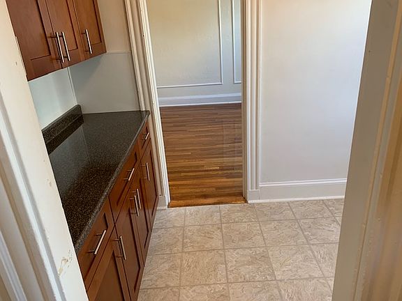 3rd image of 70 Chiswick Rd APT 5