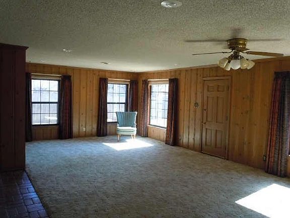 3rd image of 2201 Highland Ave