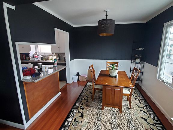 3rd image of 2255 Park Blvd #225