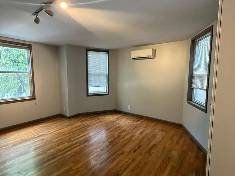 Unit Photo