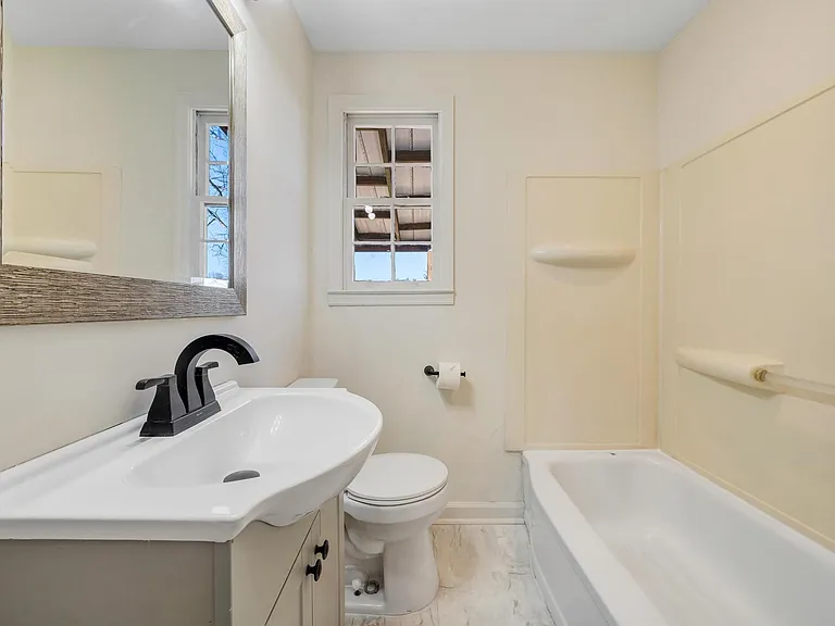 2529 Maiden Ln SW — Photo 9