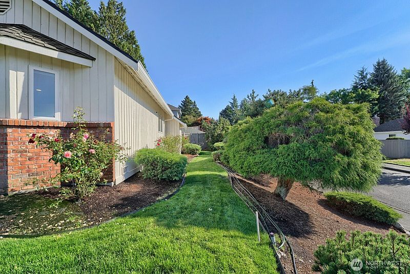 5th image of 527 SW 331ST Street
