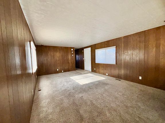 3rd image of 620 Longbow Loop SW