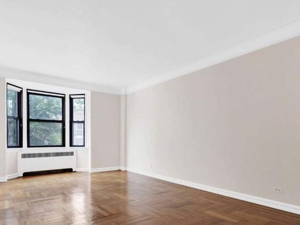 1st image of 4755 39th Pl APT 4B