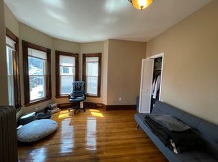 280 Brookline St APT 3R, Cambridge, MA 02139