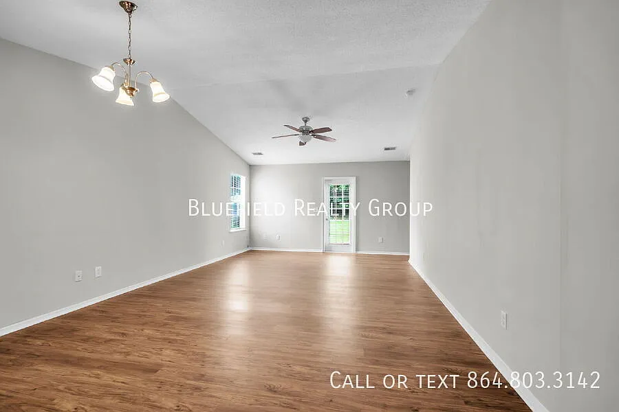 Lease signed by Aug 31st will get 50% of the first month's rent — Photo 4