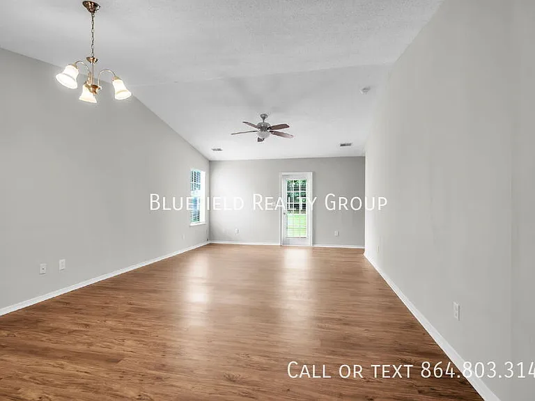 111 White Willow Ct — Photo 4