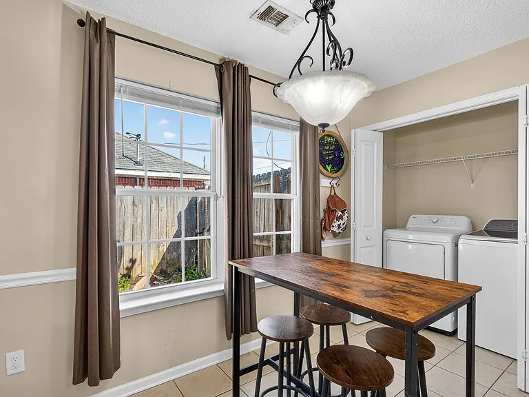 31 Idus Ln — Photo 28