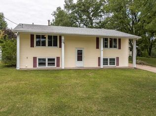 2928 Walnut St, Bettendorf, IA 52722