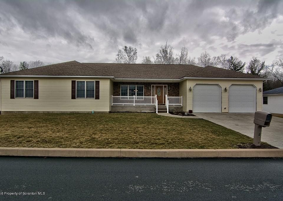 1st image of 133 E Acorn Hill Dr