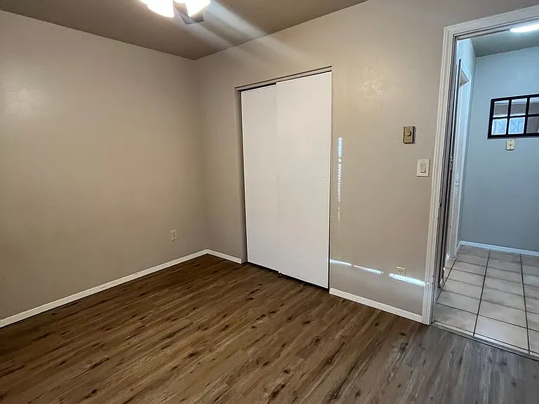 3028 N Corrine Dr — Photo 11