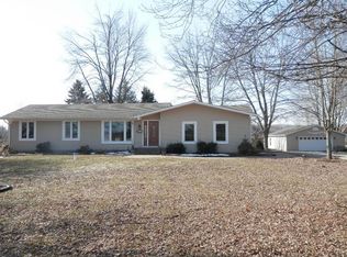 8249 Lahring Rd, Gaines, MI 48436