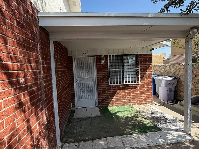 723 E Father Rahm Ave #2 — Photo 4
