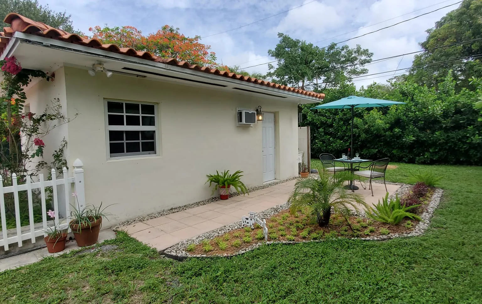 Studio, 400 sqft, $1,875 — Photo 1