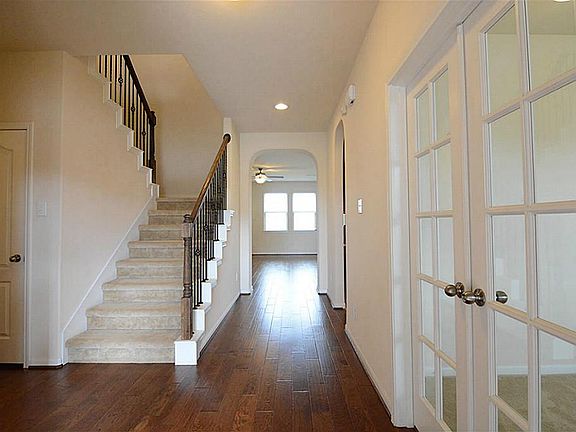 2nd image of 2813 Baywater Creek Ln