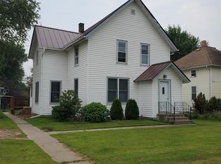 119 W Spruce St, Abbotsford, WI 54405